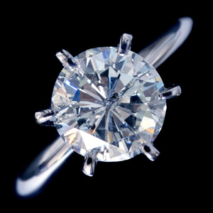 92697 大粒ダイヤモンド２．１０５ct 最高級プラチナ850無垢セレブリティリング サイズ9.5号 重さ5.5g 縦幅10.2mm