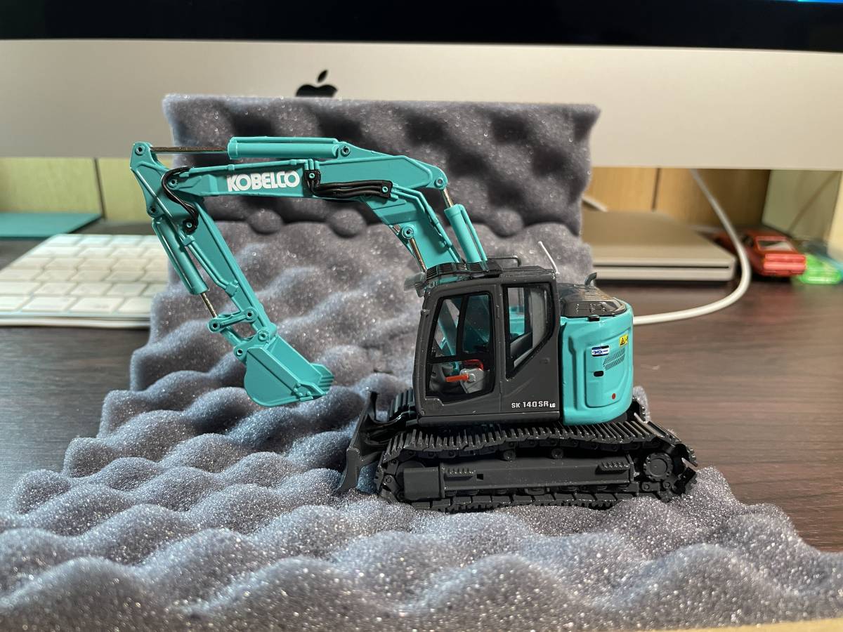 ついに再販開始 KOBELCO コベルコ オカダアイヨン ミニカー カスタム