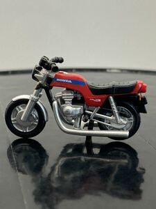 絶版名車ミニチュアバイクコレクション　HONDA CB400N