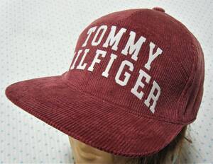 トミーヒルフィガー　TOMMY HILFIGER　ゴルフ用コーディロイキャップ・平つば帽子　赤系　サイズ F/フリー　フラットブリム　定価 4,950円