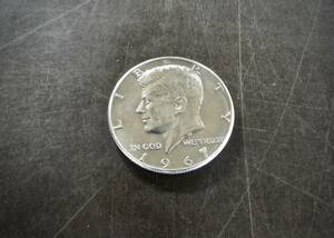 1967年 ケネディ50セント銀貨　送料無料（13805）シルバー400　USA 貨幣　ハーフダラー アメリカ 硬貨