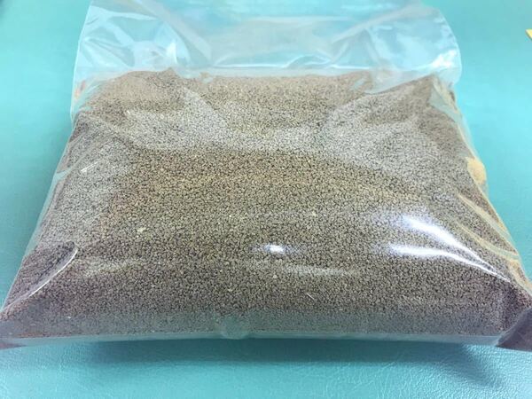 送料無料 ヘラブナ釣りの餌 へラペレット0.5ミリ(Sサイズ)1700g入り サナギミール大量配合 集魚効果抜群