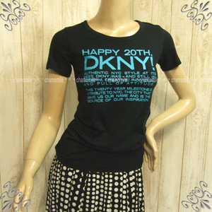 美品 DKNY★ダナ・キャラン★サイズS(9号相当) プリント パフスリーブトップス 黒色 定番活用 重ね着 ミドル丈 カットソー 美シルエット