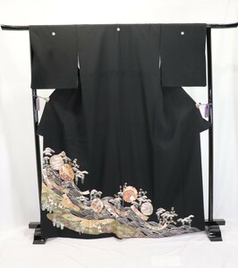 黒留袖/美品/正絹/吉祥文様/四季花/箔/五ツ紋「丸に三ツ柏」/比翼仕立て/適応身長152～160㎝【ゆずりは】5115