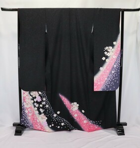 振袖/美品/正絹/黒×ピンク/桜/手毬/パールトン加工済/仕立上がり/適応身長152～160㎝【ゆずりは】4881