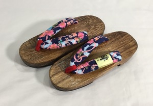 下駄★新品★鼻緒紺花柄★表焼桐×底ゴム★サイズ24.0㎝★未使用品【ゆずりは】2636