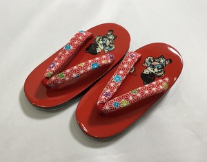 下駄★子供用★鼻緒麻の葉★台赤×黒(側面)×底ゴム★新品★未使用品★女の子★サイズ15.0cm【ゆずりは】3262