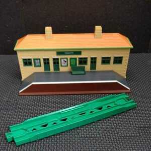 tido trout station (TIDMOUTH)* station * Thomas series *.... direct line rail * Plarail 