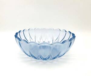 （R4-0045）蔵出し・気泡入り・プレスガラス鉢　盛り皿　昭和レトロ　青被ガラス
