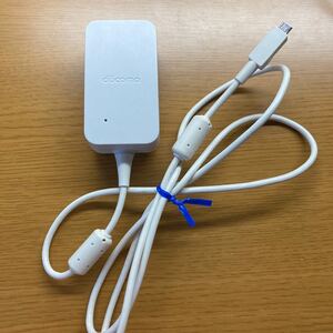 ドコモ docomo 純正 ACアダプタ 05 充電器 純正品 ACアダプター
