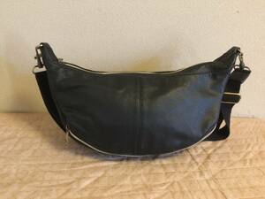 C1098 IKKO black shoulder bag height 15. width 35...15. storage .35 belt 60~135