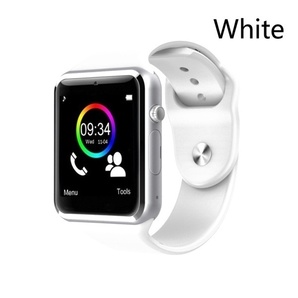 デザイン性抜群　A1　Smart　Watch　スマートウォッチ　腕時計　デジタル　男女兼用　ユニセックス　スポーツ　健康管理　ホワイト