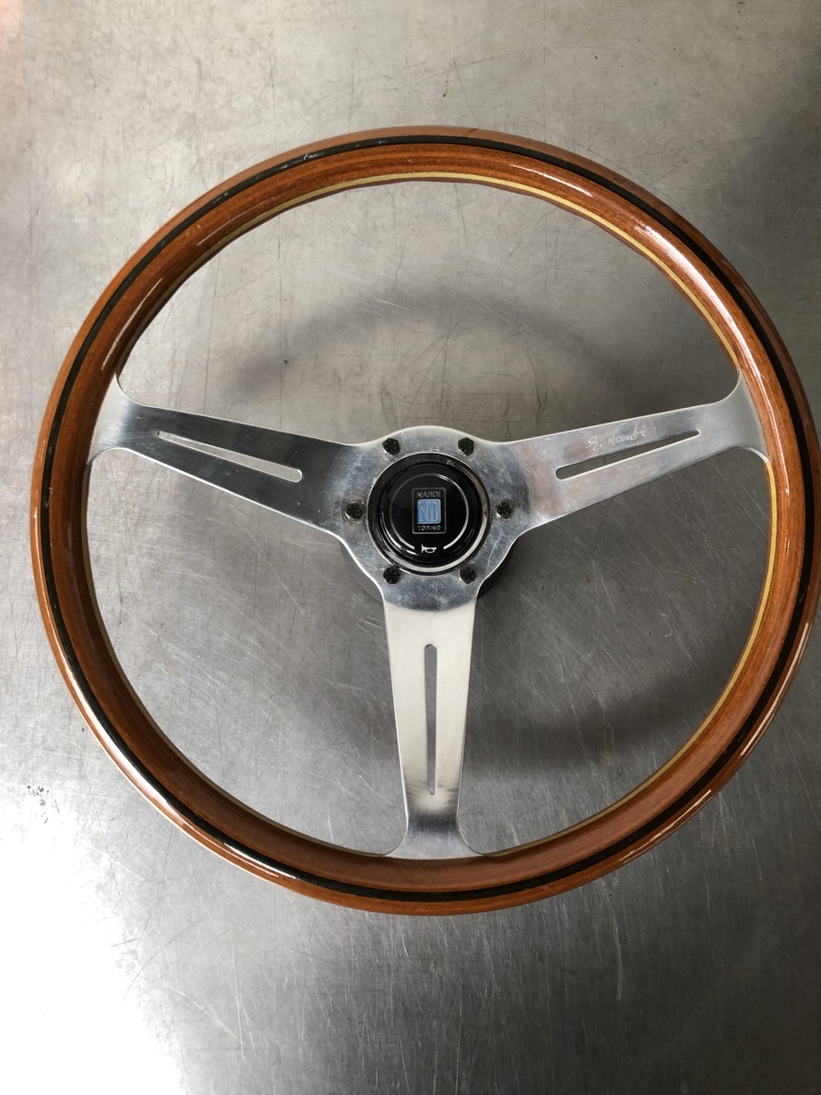 セール特価 シルバーポリッシュ 中古 360mmウッドステアリング クラシック NARDI - ステアリング