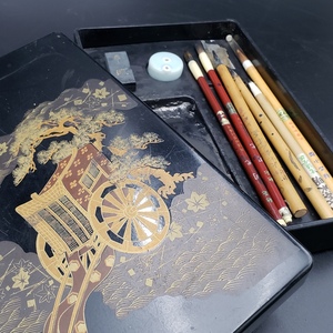 [80t1153] 漆器　硯箱　花車　中身入り　金彩　松　蒔絵　黒色　漆　書道具　文箱　時代物　工芸品　古美術品　昭和レトロ