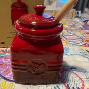 新品 ル・クルーゼ ジャム・ジャー チェリーレッド　スパチュラ付 ストーンウェア LE CREUSET ジャムジャー