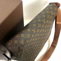 ■極美品■ ルイヴィトン Louis Vuitton モノグラム　アベス　ショルダーバッグ　バッグ　斜め掛け　肩掛け かばん 1円　AS0998 _画像3
