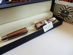 ◆【新品・未使用】MOONMAN　MT2　ブロンズ　吸入式万年筆　ペン先：F　弾性ピストンフィリング