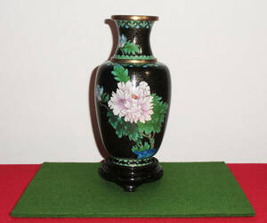 中国美術工芸　牡丹柄七宝花瓶　高さ21センチ　置台3センチ