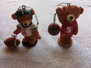 Bear くま　置物 2個　★可愛い置物★　熊＆バスケットボール、熊＆ラグビーボール