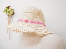 ミキハウス MIKIHOUSE 女の子 56ｃｍ ツバあり 帽子 ハット レース編み 薄い ベージュ ピンク リボン ビーズ 麦わら風_画像3