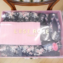 レストローズ LEST ROSE レディース 浴衣 セット 黒 ブラック バラ 浴衣 ゆかた 帯 下駄 扇子 箱付き_画像2