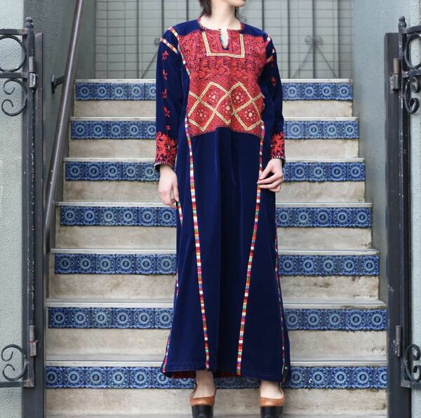 *SPECIAL ITEM* USA VINTAGE VELOUR GOBELIN EMBROIDERY LONG DRESS ONE PIECE/アメリカ古着ゴブラン刺繍ドレスワンピース