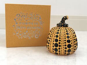 . interval . raw pumpkin objet d'art PUMPKIN pumpkin YAYOI KUSAMA