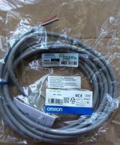 新品　OMRON 　オムロン 　D4C-1420　小形リミットスイッチ　【6ヶ月保証付き】