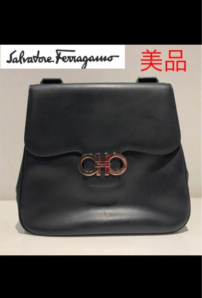 美品！Salvatore Ferragamo レザーショルダーバッグ ブラック