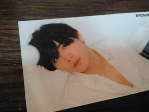 ［同梱可］★Hey! Say! JUMP☆山田涼介⑧★Myojyo_PIN-UP Card☆サイズ：縦9.8㎝×横5.5㎝★ピンナップカード（1枚）