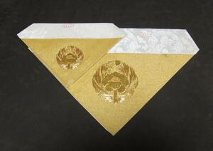新古品　金糸刺繍で家紋柄　三角打敷 折り畳んで良ければレターパックプラス可　0306G19Q