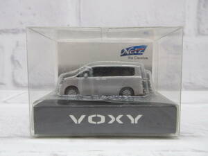 ミニカー　キーホルダー　トヨタ　ヴォクシー　VOXY　70系　後期　シルバーメタリック　プルバックカー　非売品