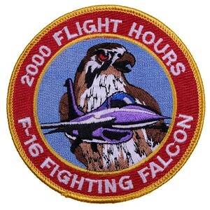 UA90 F-16 FIGHTING FALCON 2000 FLIGHT HOURS 2000 飛行時間 ファルコン ミリタリー ワッペン パッチ アメリカ 米国 USA 輸入雑貨