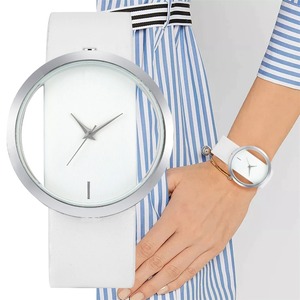 【1円スタート！】女性　透明な文字盤　シンプル　クォーツムーブメント　クリエイティブ　腕時計