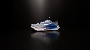240 未使用品 NIKE ZOOM FLY 4 CT2392 005