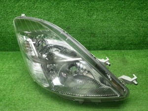 トヨタ　ANM10/15　アイシス　プラタナ　前期　右ヘッドライト　HID　レベライザー付き　200528032