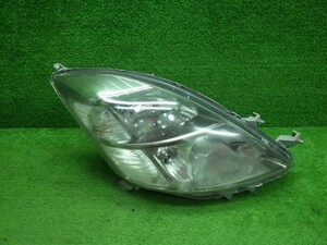 トヨタ　ANM10/15　アイシス　プラタナ　前期　右ヘッドライト　HID　200417138