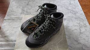 LOWA/Made in ITALY/Dead Stock/GORE-TEX/US8/JPN26.0cm/ローバ/トレッキングシューズ/ビブラムソール/イタリア製/新品未使用/送料無料