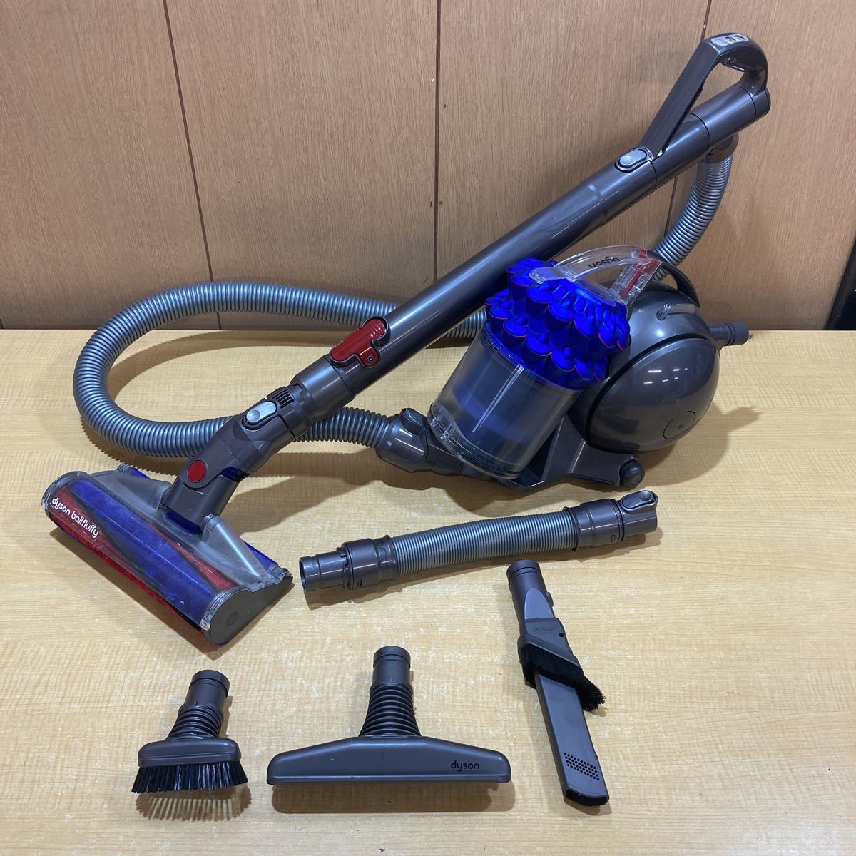 新発売 ダイソン ボール フラフィ Cy24 サイクロン 掃除機 清掃済み 掃除機 新発売 ダイソン ボール フラフィ Cy24 サイクロン 掃除機 清掃済み 掃除機
