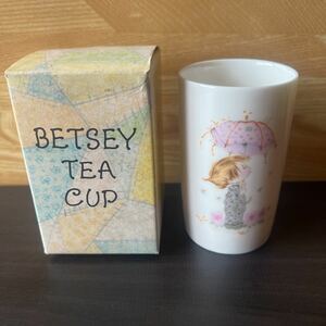 BETSEY TEA CUP