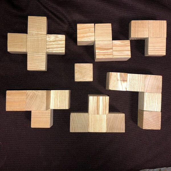 手作り木製キュービックパズル