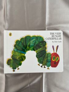 はらぺこあおむし 英語絵本 BOOK HUNGRY