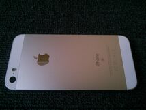 docomo iPhone SE 32GB シルバー バッテリー95% ネットワーク利用制限○ シムロック解除済み 本体のみ 中古動作品 傷小_画像3