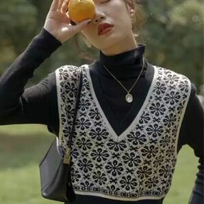 数量限定特価！韓国ファッション Vネックノースリーブベスト モノトーン 大人可愛い シンプルファッション キレイめカジュアル 