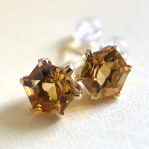 K18YG large grain 2.0ct citrine earrings stud simple K18 gold citrine earrings