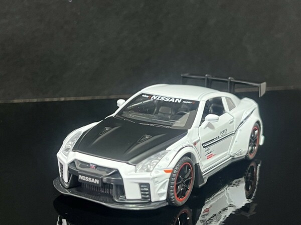 日産 GTR 1/32 ミニカー NISMO ニスモ 白 スーパーGT