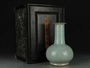 【瓏】陶磁器 青釉長頸瓶 箱付 宋時代 官窯 染付 置物擺件 古賞物 古美術 蔵出