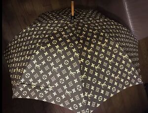  wonderful unused goods Louis Vuitton Vintage long umbrella free shipping LOUIS VUITTON monogram pattern umbrella / monogram umbrella / cotton cloth & wood umbrella illusion valuable super-rare 