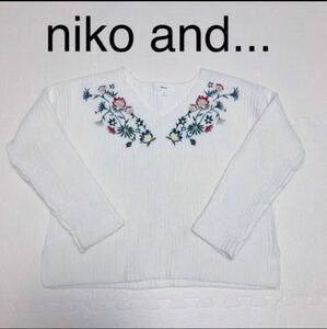 niko and... ニコアンド　花柄 刺繍入り ニット セーター