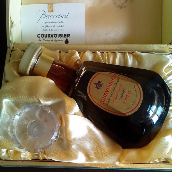 クロボアジェ　VSOP　バカラボトル　コニャック　COURVOISIER